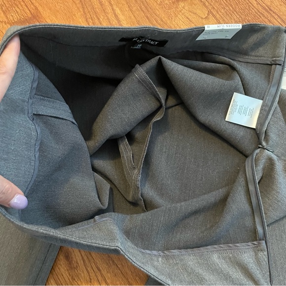 NWT Ellen Tracy Gray Modern Slim Mid Rise Side Zip Ankle Pants size 10 - Picture 9 of 12